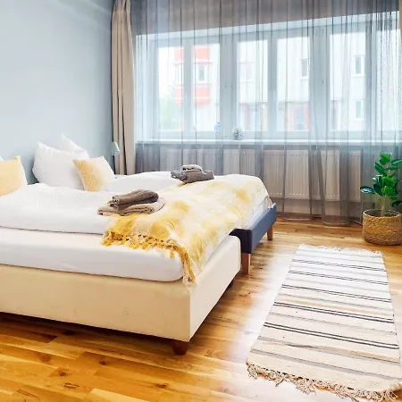Modern Living - Hbf-naehe, Kostenl. Parken, Kueche, Balkon Apartment