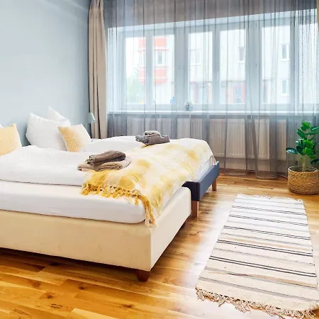 Modern Living - Hbf-naehe, Kostenl. Parken, Kueche, Balkon Daire